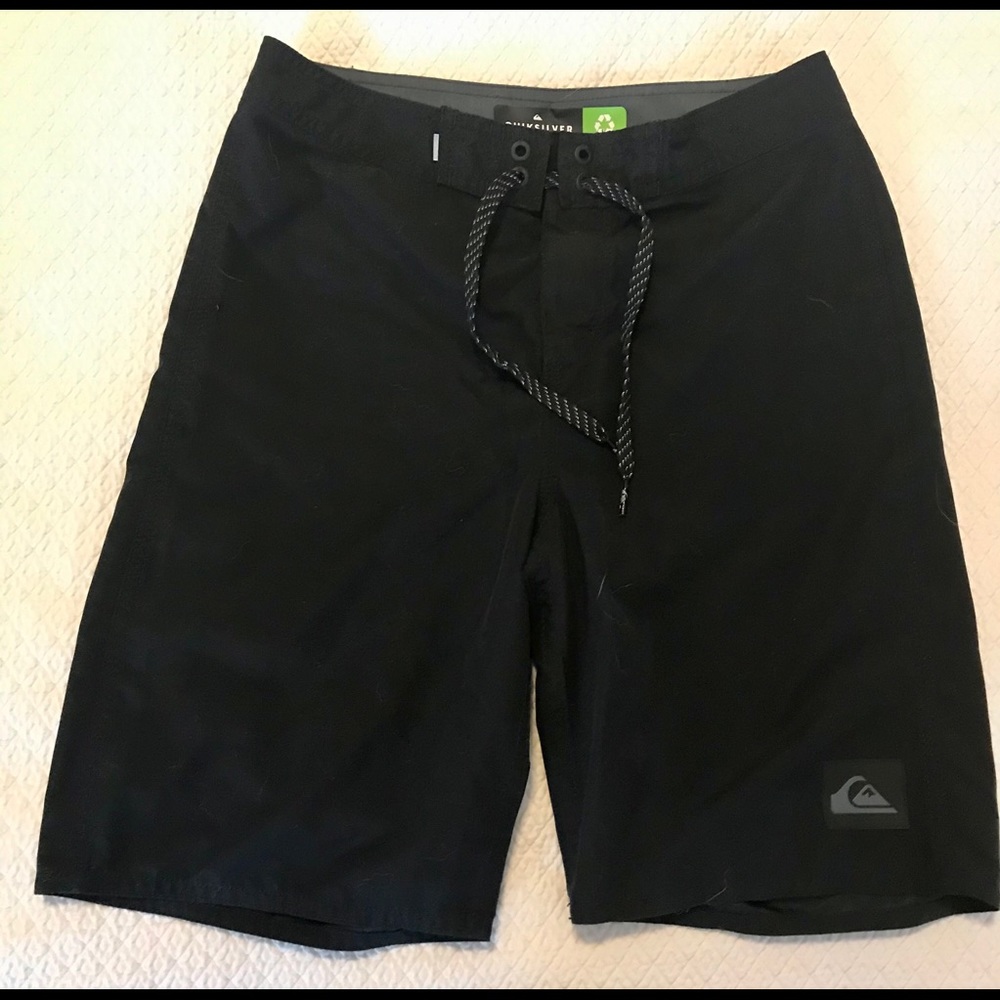 QuickSilver Boardshorts (26W, 17L)